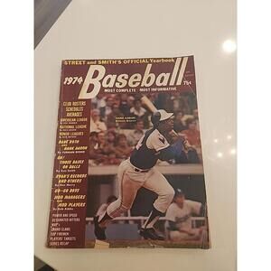 1974 STREET and SMITH'S Official Baseball Yearbook Hank Aaron BRAVES LOW M223